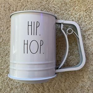 Rae Dunn HIP. HOP. Mega flour sifter!